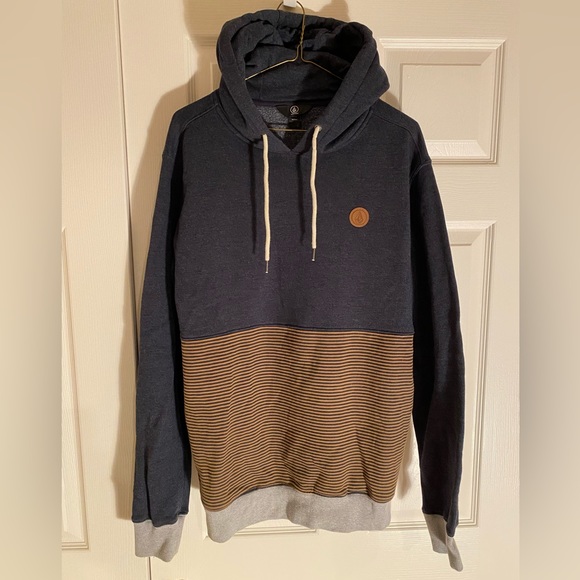 Large Sweatshirt/Hoodie (Volcom) - Picture 1 of 1